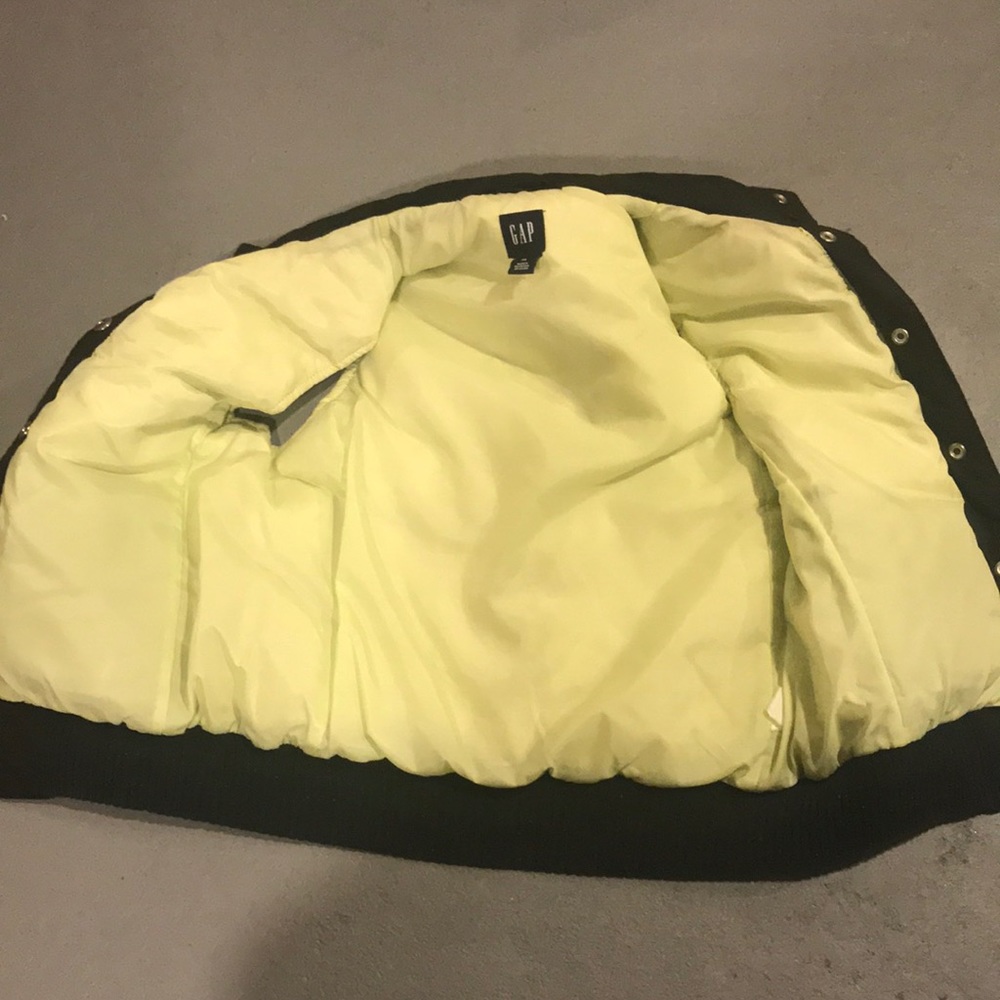 Vest - Picture 2 of 4
